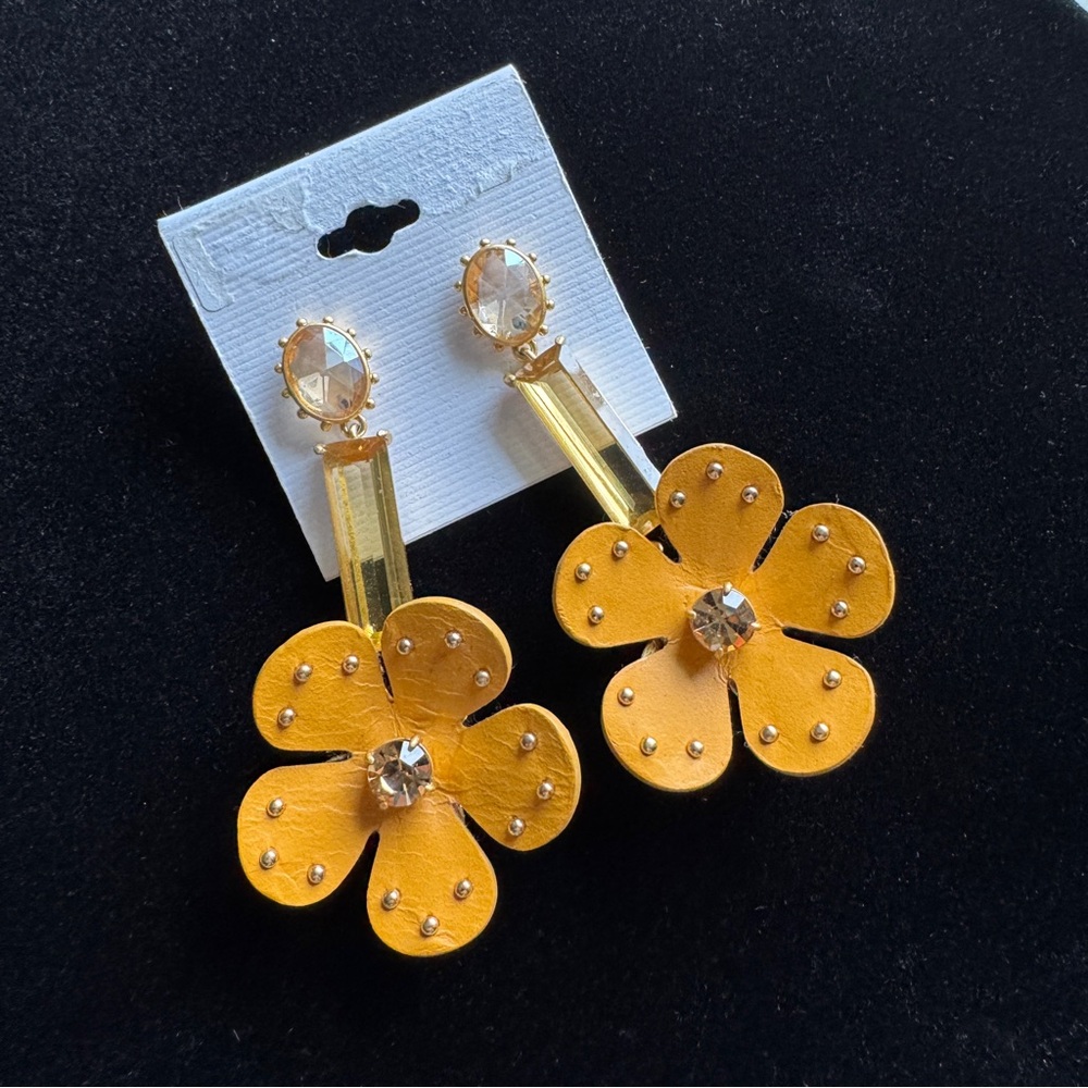 🌱 Kate Spade Yellow Flower Statement earrings